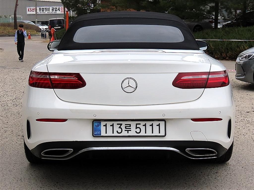 Mercedes Benz E class - Vista 4