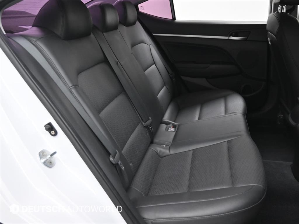 HYUNDAI Avante - Vista 12