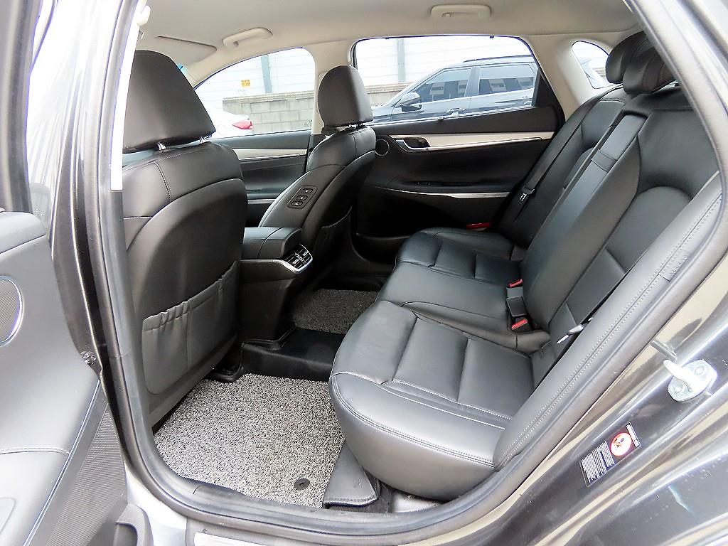 HYUNDAI Grandeur - Vista 6