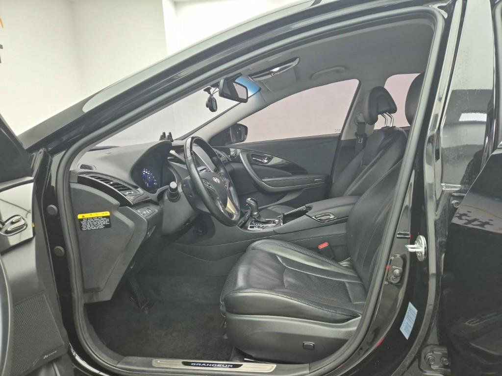 HYUNDAI Grandeur - Vista 11