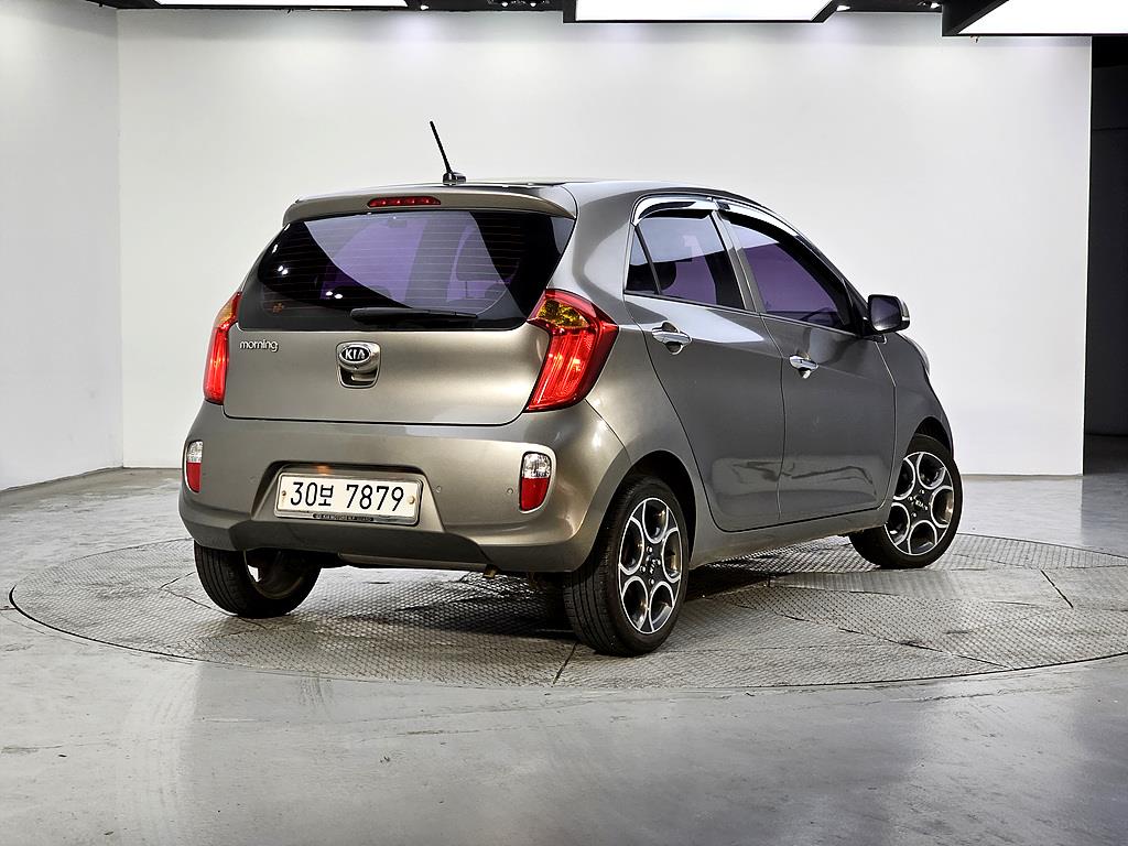 KIA Morning - Vista 4