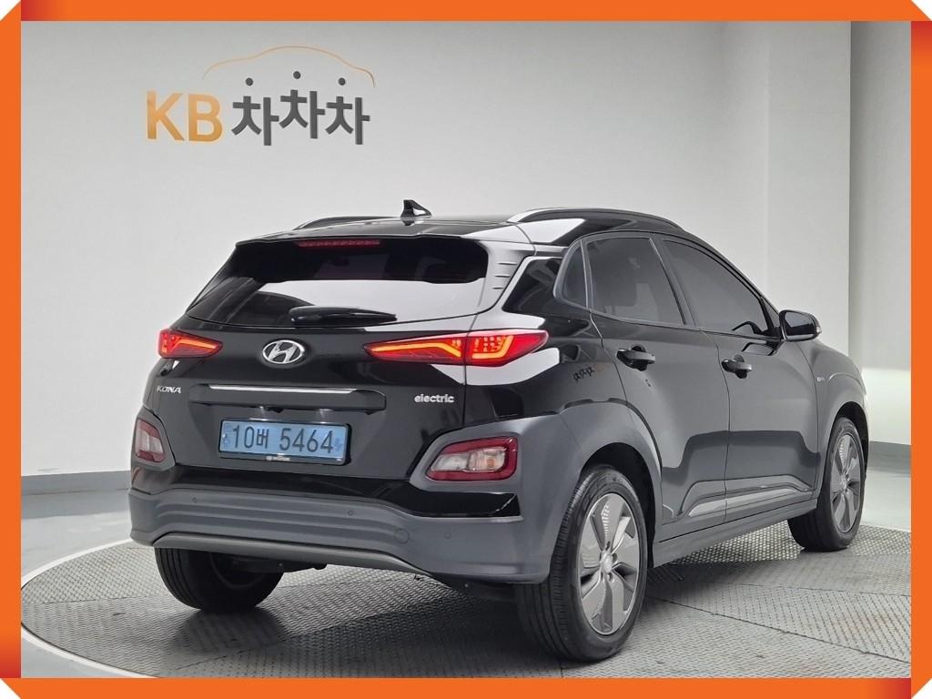 HYUNDAI Kona - Vista 4