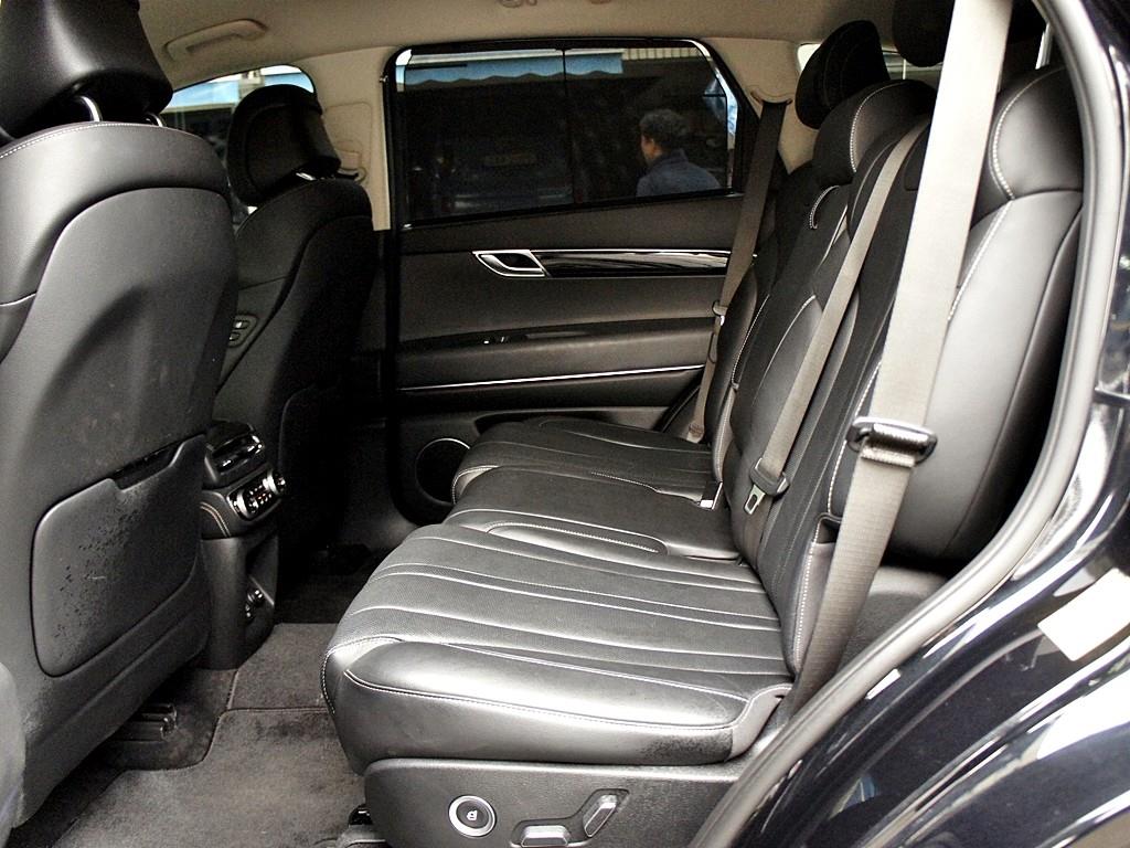 Genesis GV80 - Vista 11