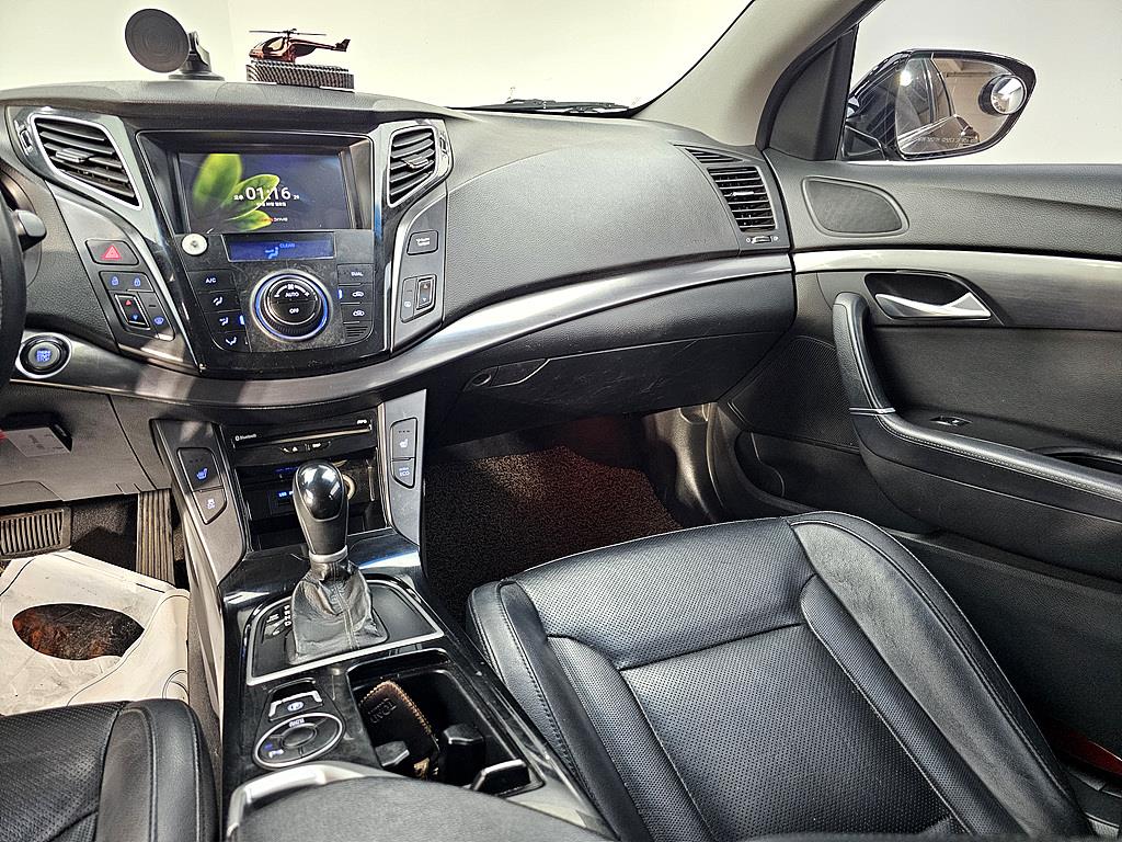 HYUNDAI i40 - Vista 10