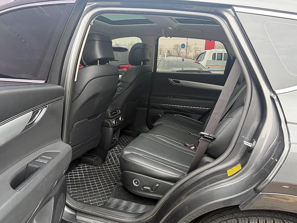 Genesis GV80 - Vista 7