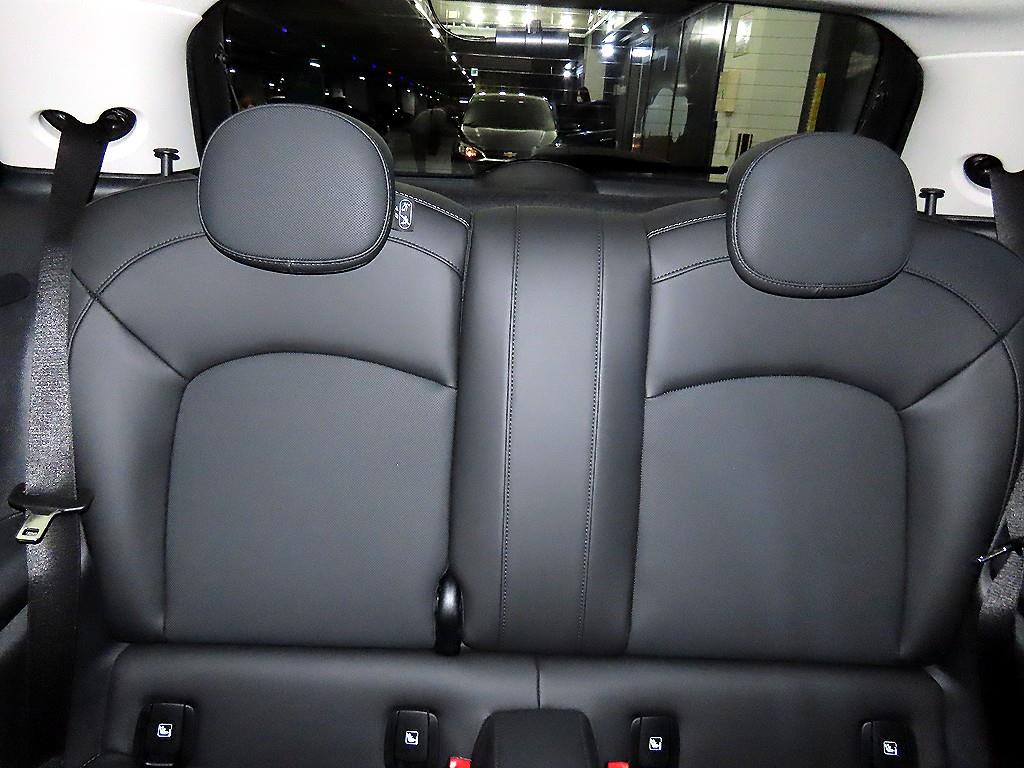 Mini Cooper Electric - Vista 7