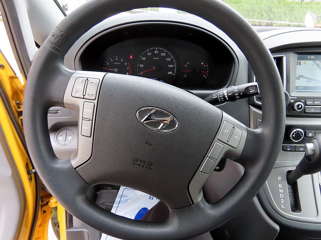 HYUNDAI Starex - Vista 9