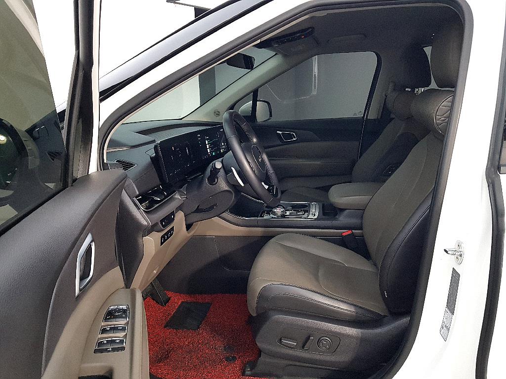 KIA Carnival - Vista 8