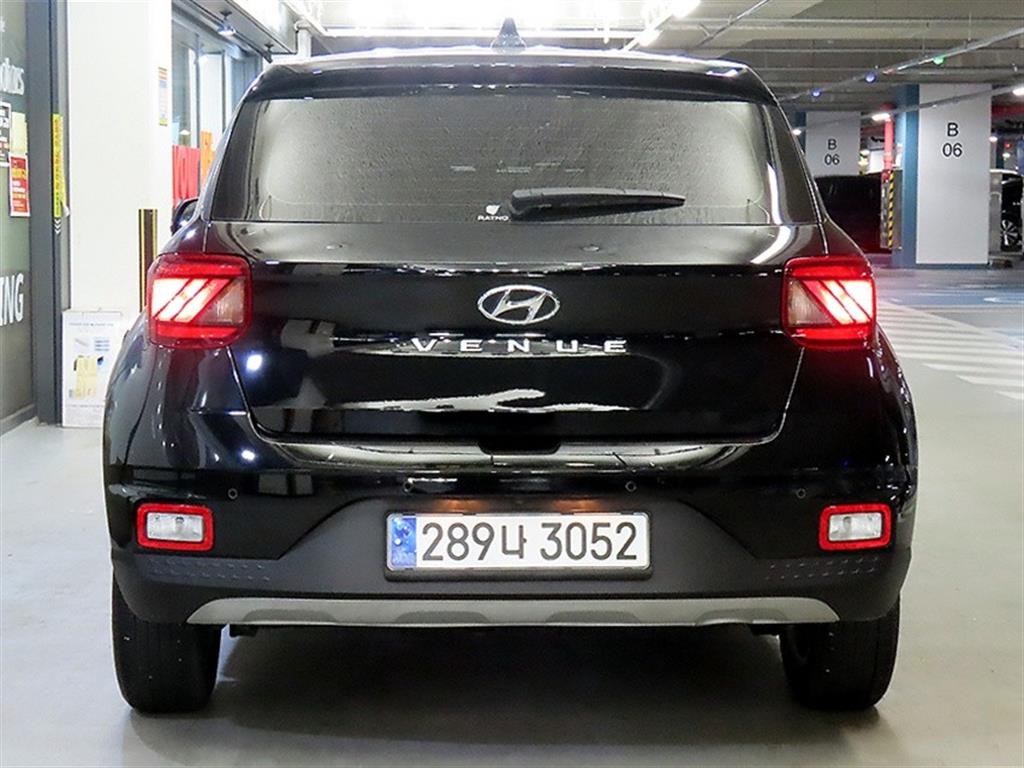 HYUNDAI Venue - Vista 5