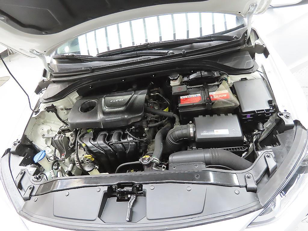 HYUNDAI Avante 2017 Blanco - Importación desde Corea - HF Imports Iquique - Foto 7