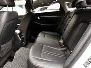 HYUNDAI Sonata - Vista 12