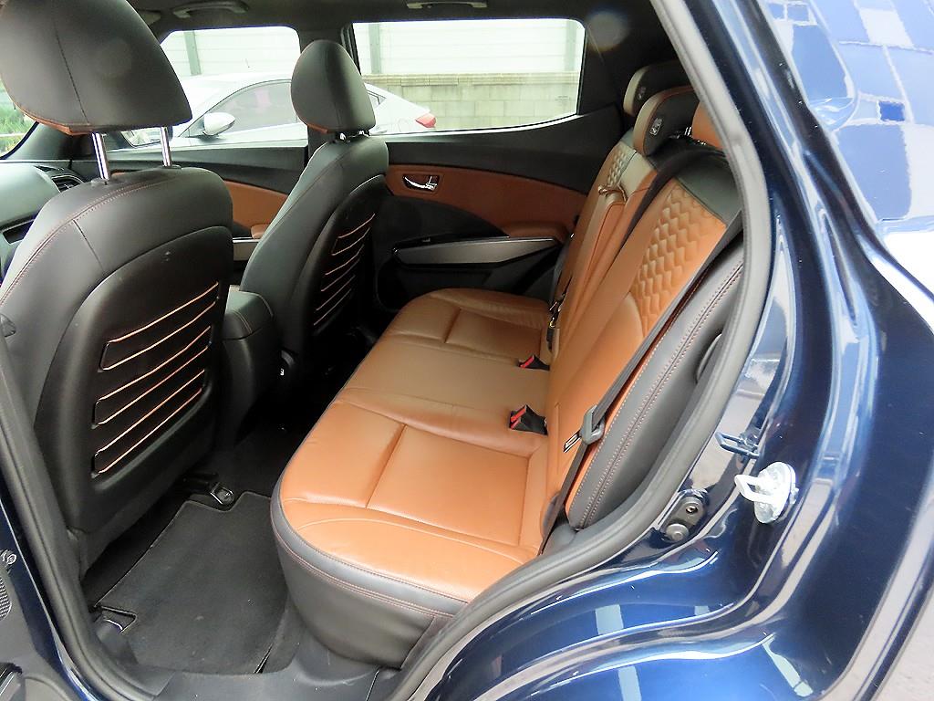 Ssangyong Tivoli - Vista 6