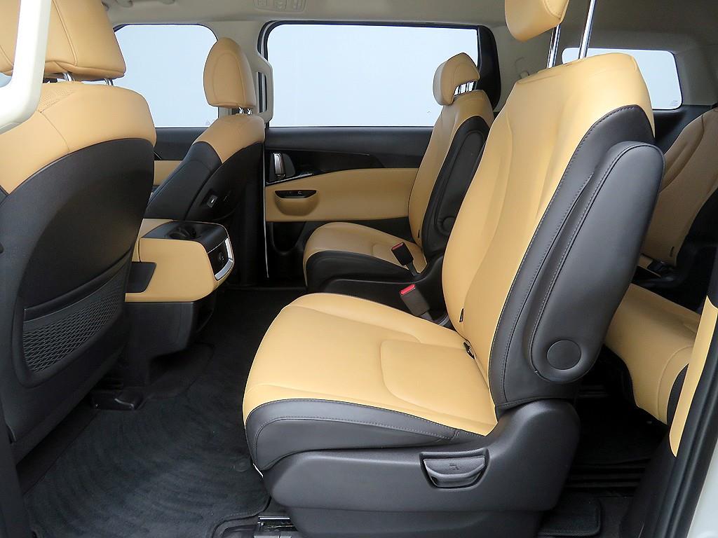 KIA Carnival - Vista 7