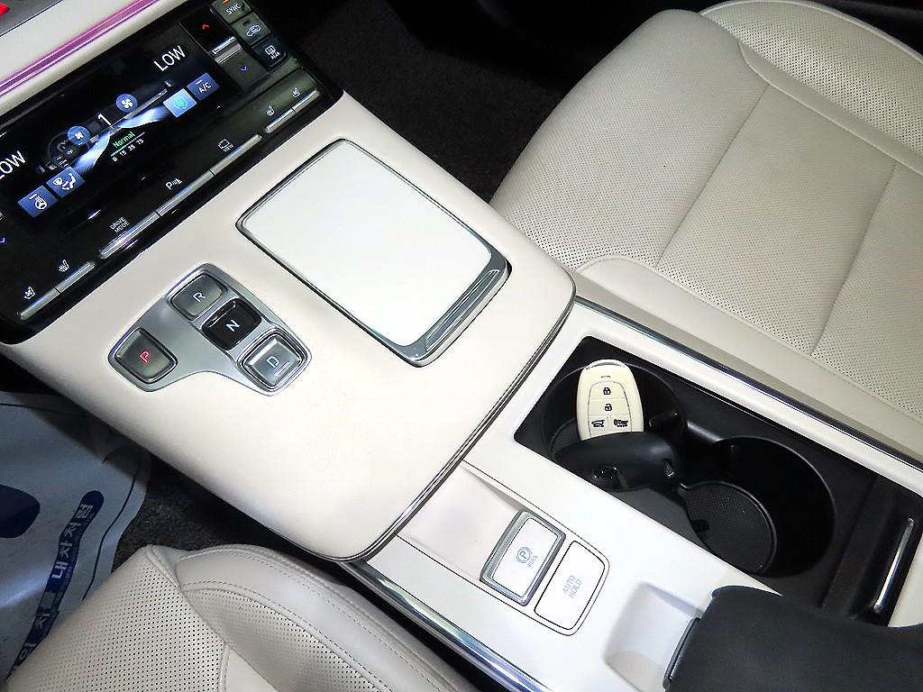 HYUNDAI Grandeur - Vista 12