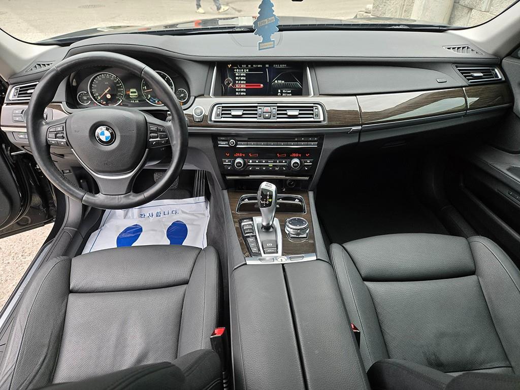 BMW 7 Series - Vista 9