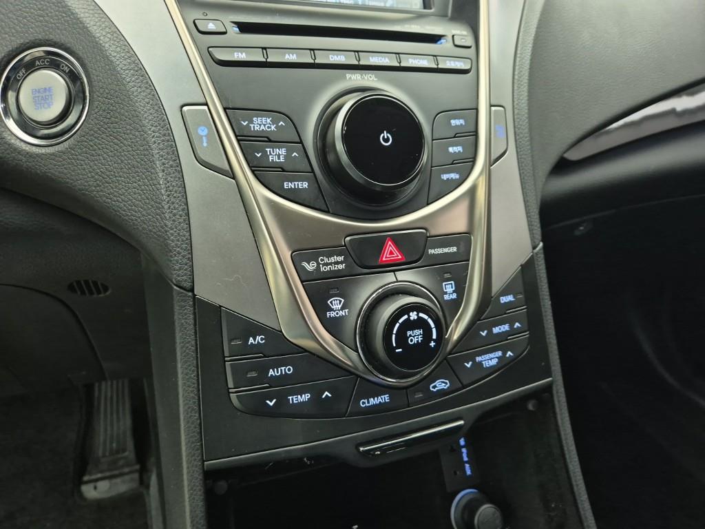 HYUNDAI Grandeur - Vista 10