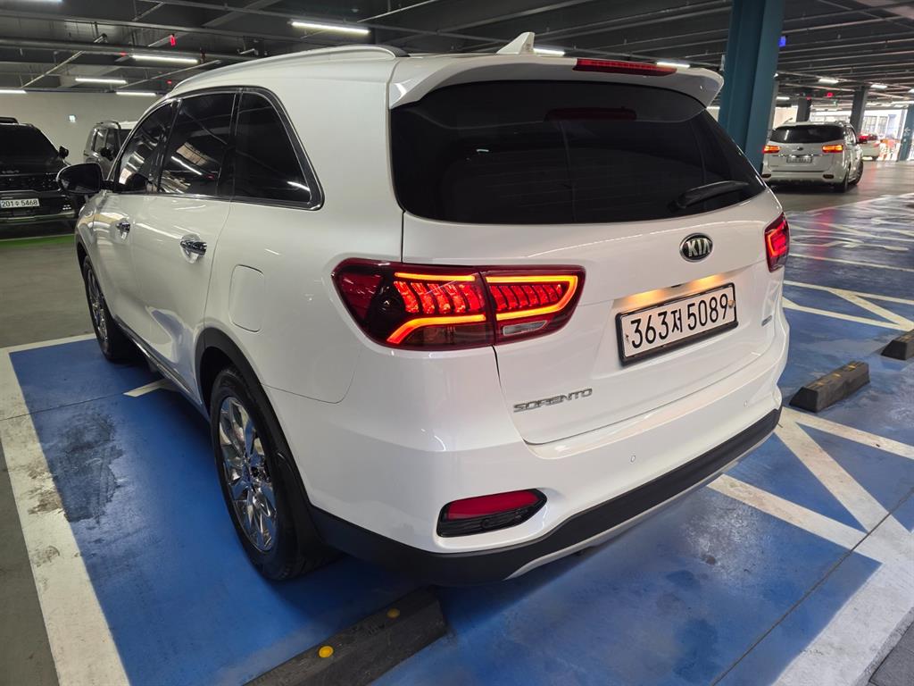 KIA Sorento - Vista 4