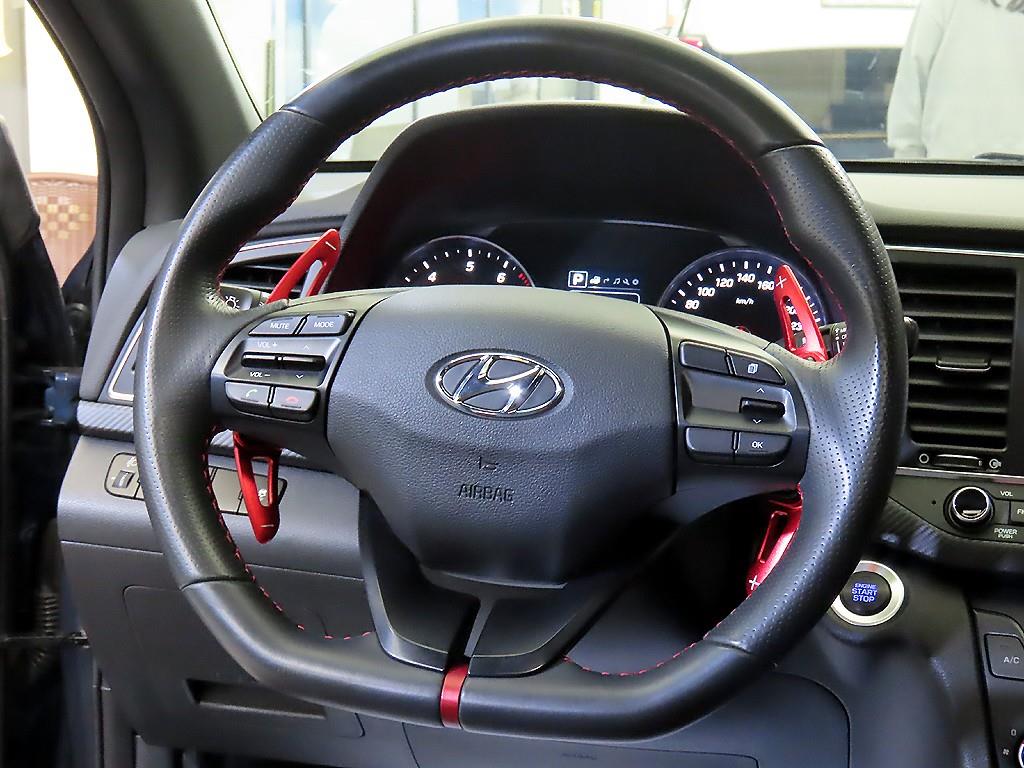 HYUNDAI Avante - Vista 8