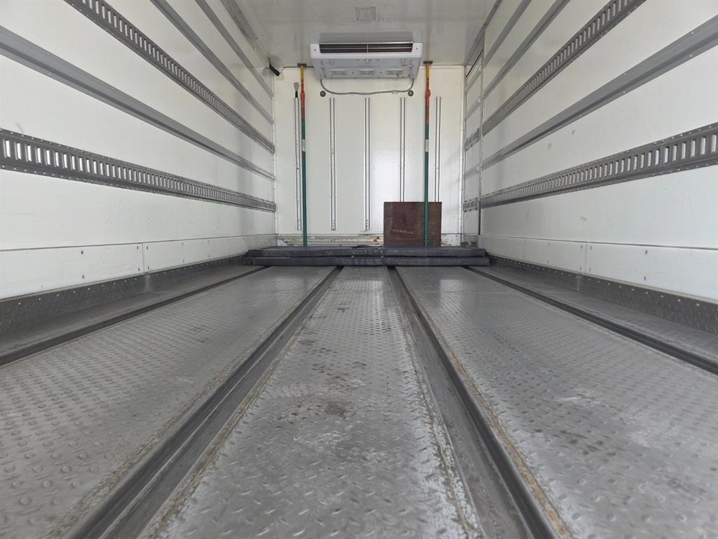 medium and large cargo truck - Vista 10