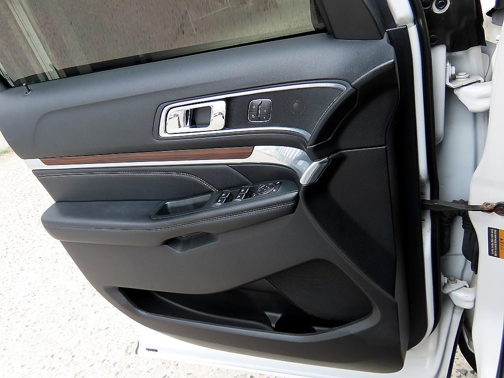 Ford Explorer - Vista 11