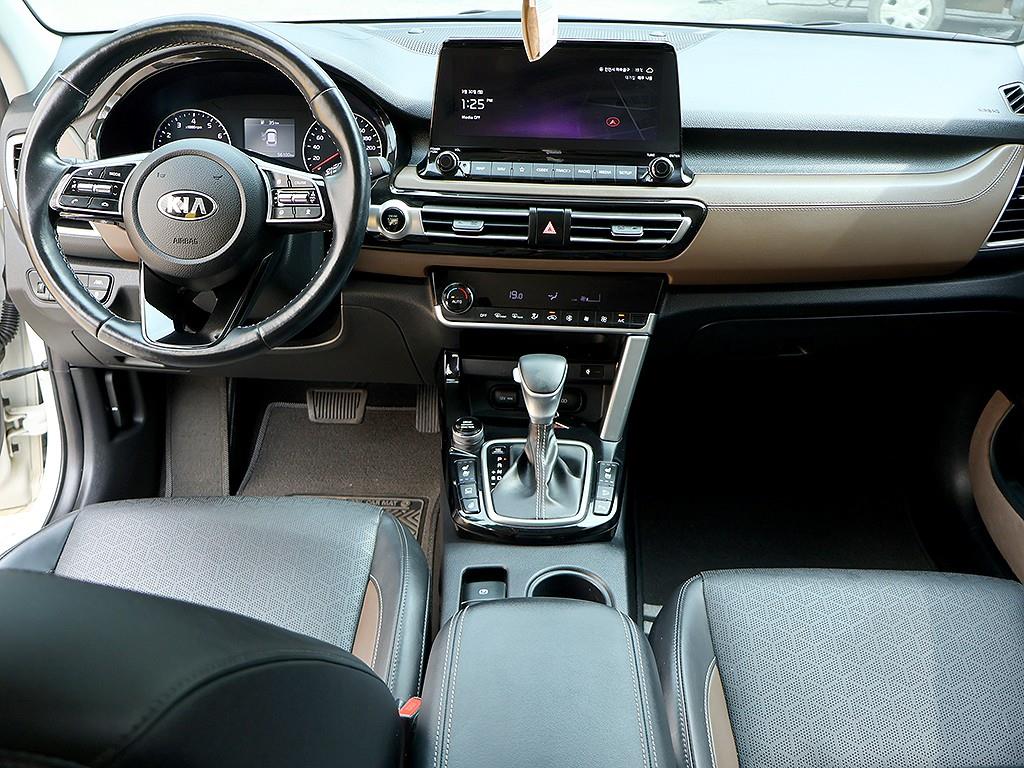 KIA Seltos - Vista 9