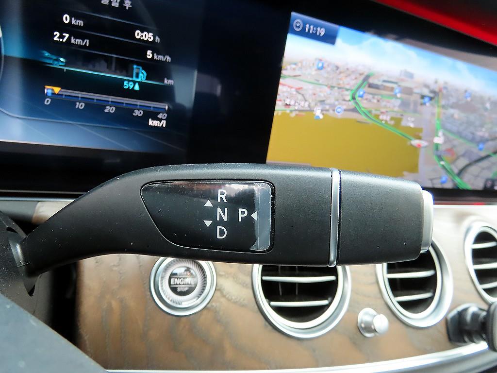 Mercedes Benz E class - Vista 11