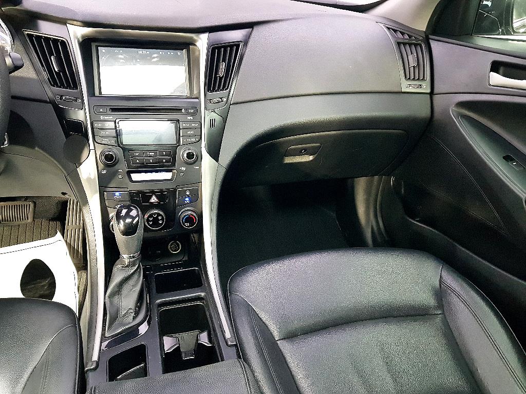 HYUNDAI Sonata - Vista 10