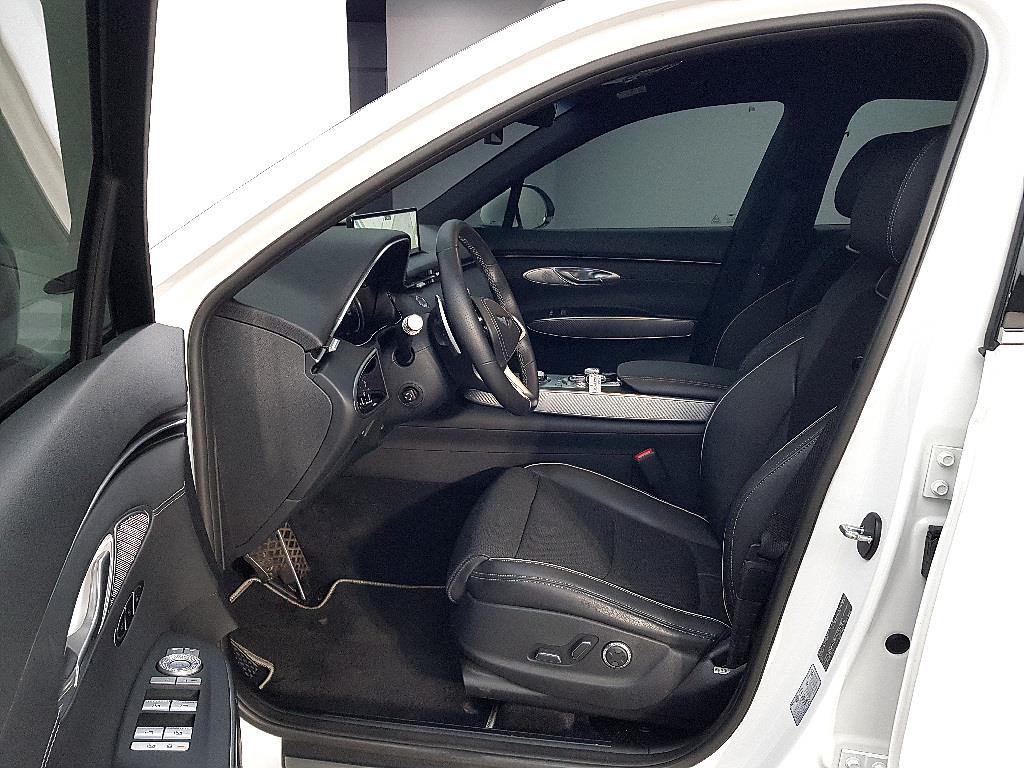 Genesis GV70 - Vista 7