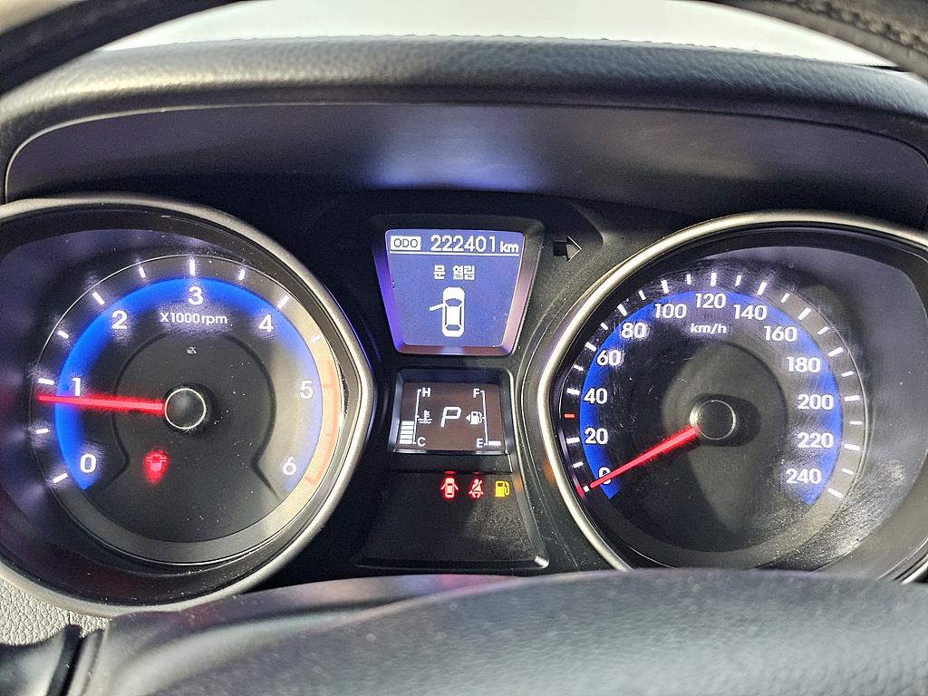 HYUNDAI i30 - Vista 7