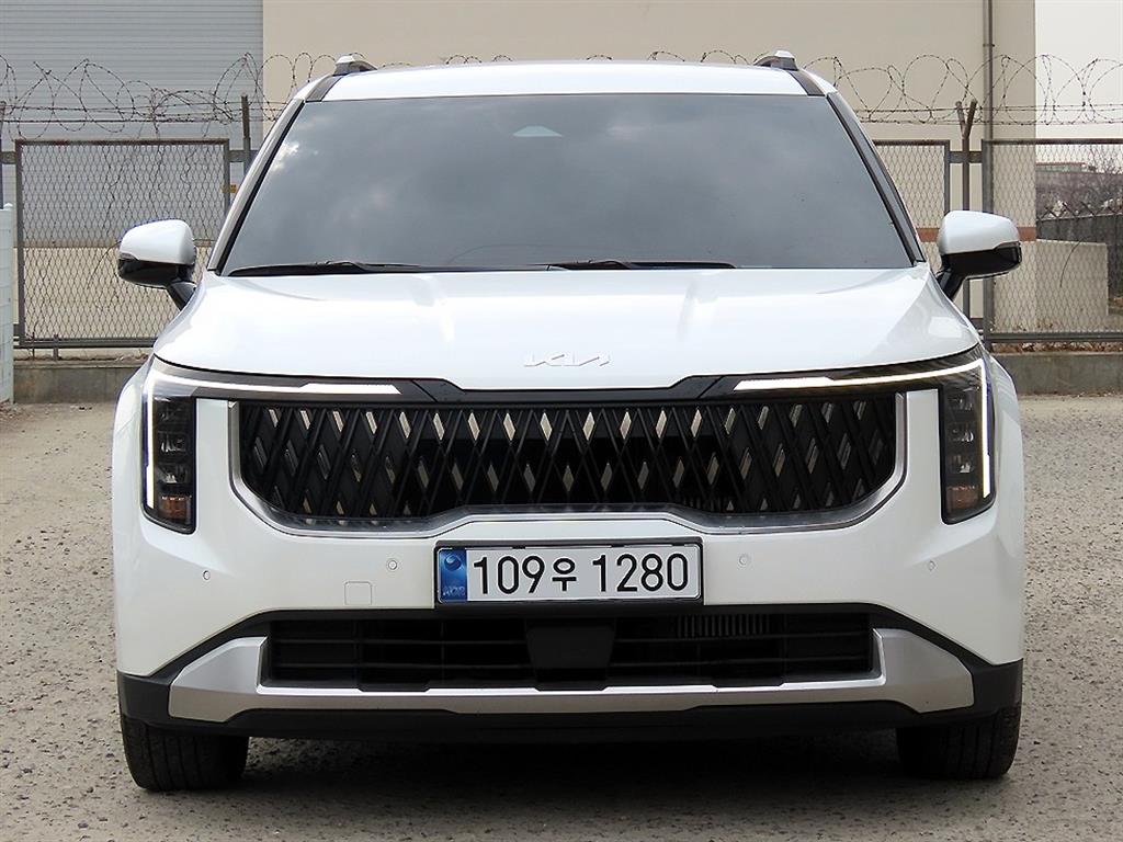 KIA Carnival 2025 Blanco - Importación desde Corea - HF Imports Iquique - Foto 1