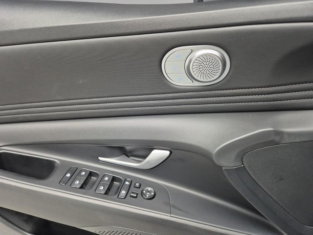 HYUNDAI Avante 2023 Blanco - Importación desde Corea - HF Imports Iquique - Foto 18