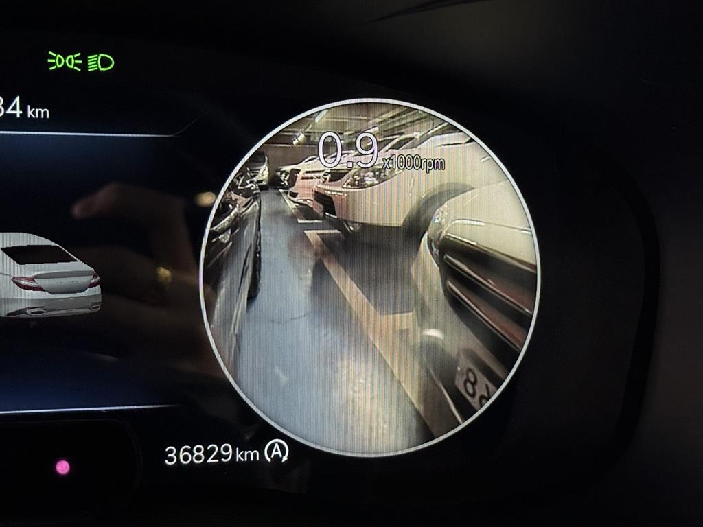 Genesis G70 - Vista 12