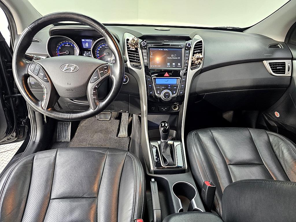 HYUNDAI i30 - Vista 5