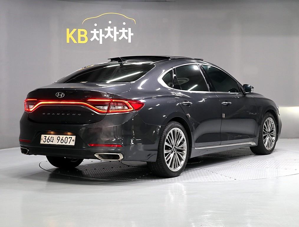 HYUNDAI Grandeur - Vista 2