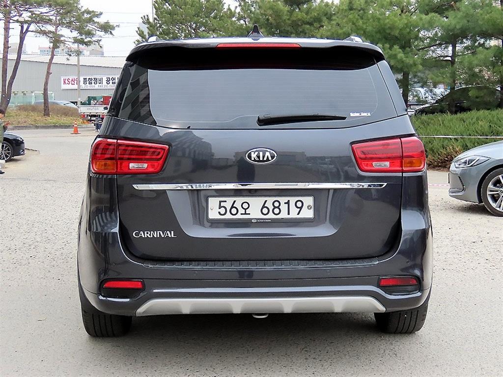 KIA Carnival - Vista 4