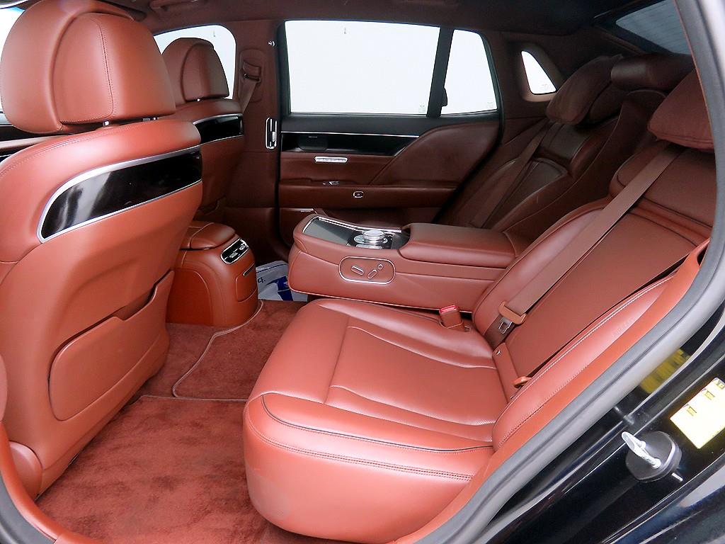 Genesis G90 - Vista 7