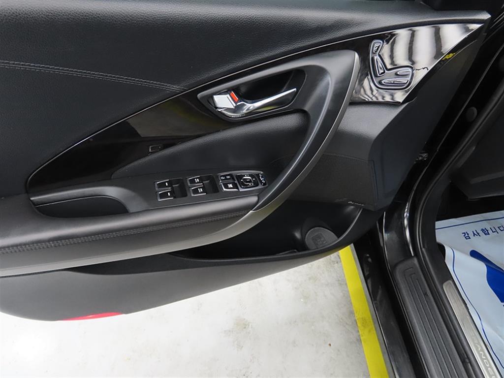 HYUNDAI Grandeur 2016 Negro - Importación desde Corea - HF Imports Iquique - Foto 13