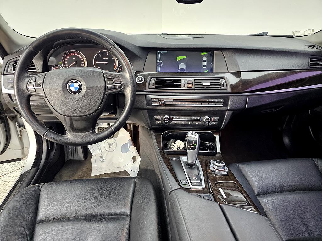 BMW 5 Series - Vista 5