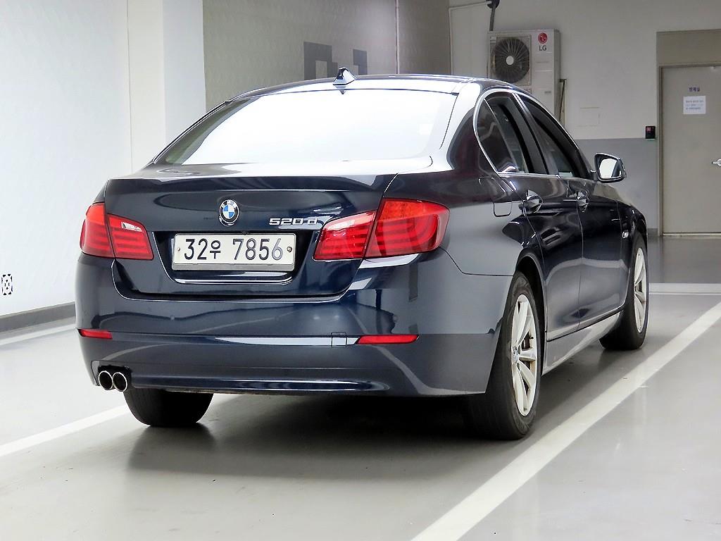 BMW 5 Series - Vista 4