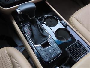 KIA Carnival - Vista 12