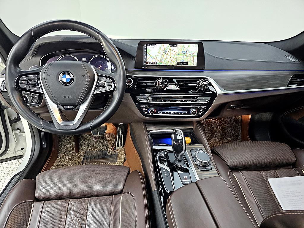 BMW 5 Series - Vista 5