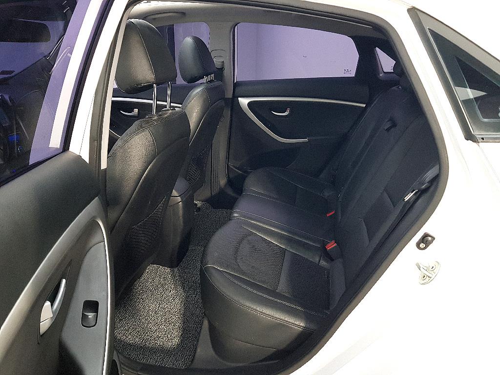 HYUNDAI i30 - Vista 9