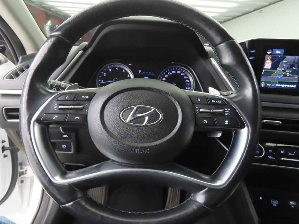 HYUNDAI Sonata - Vista 8