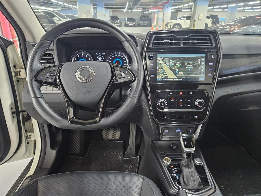 Ssangyong Tivoli - Vista 9