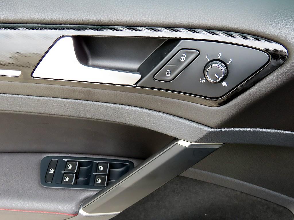 Volkswagen Golf - Vista 11