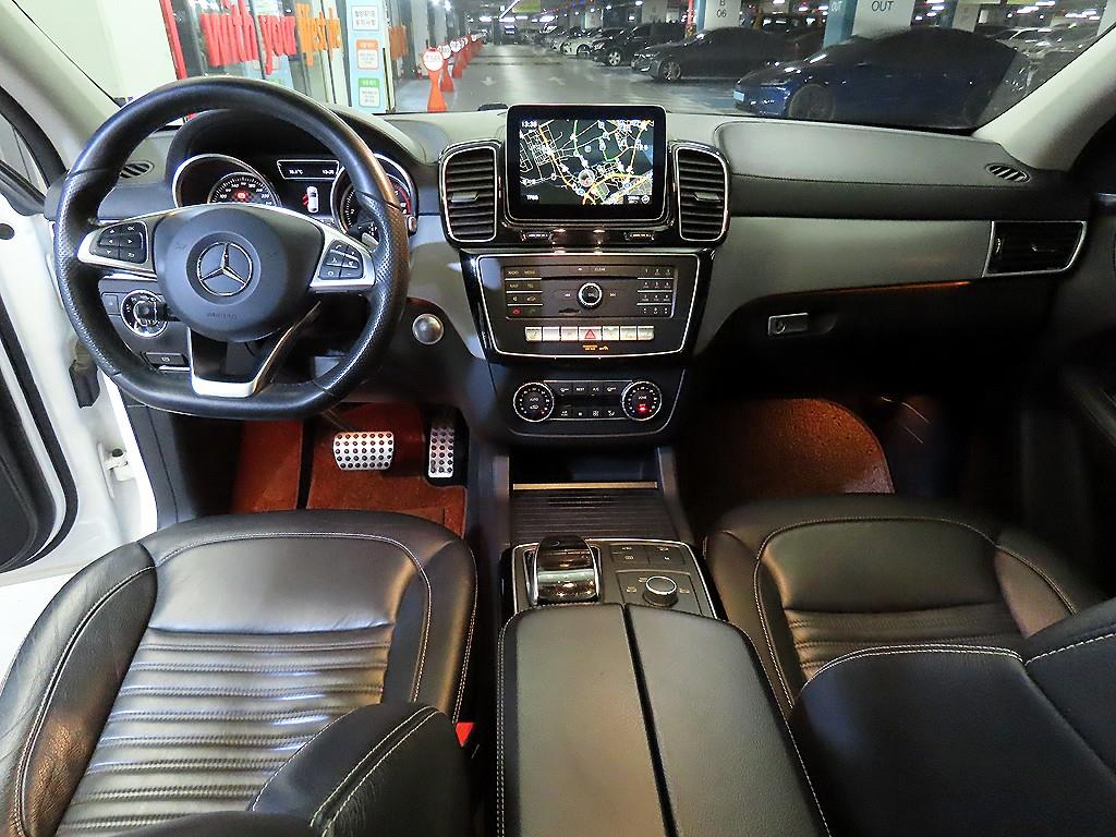 Mercedes Benz GLE Class - Vista 10