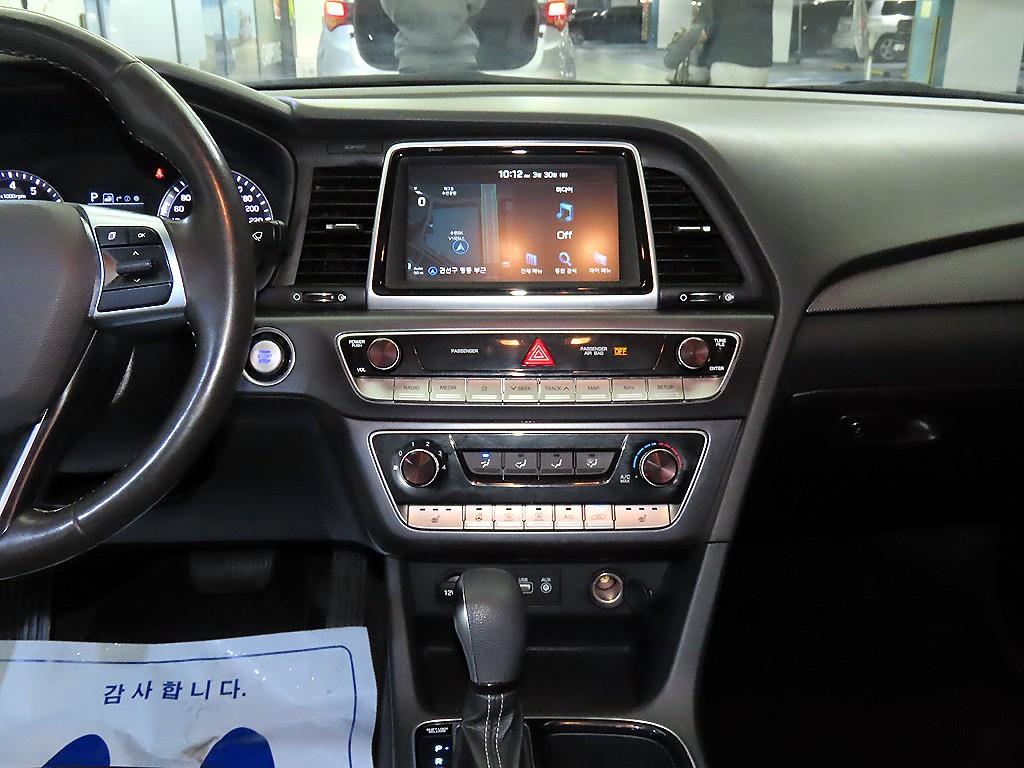 HYUNDAI Sonata - Vista 11