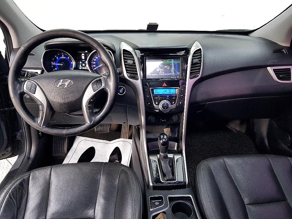 HYUNDAI i30 - Vista 5