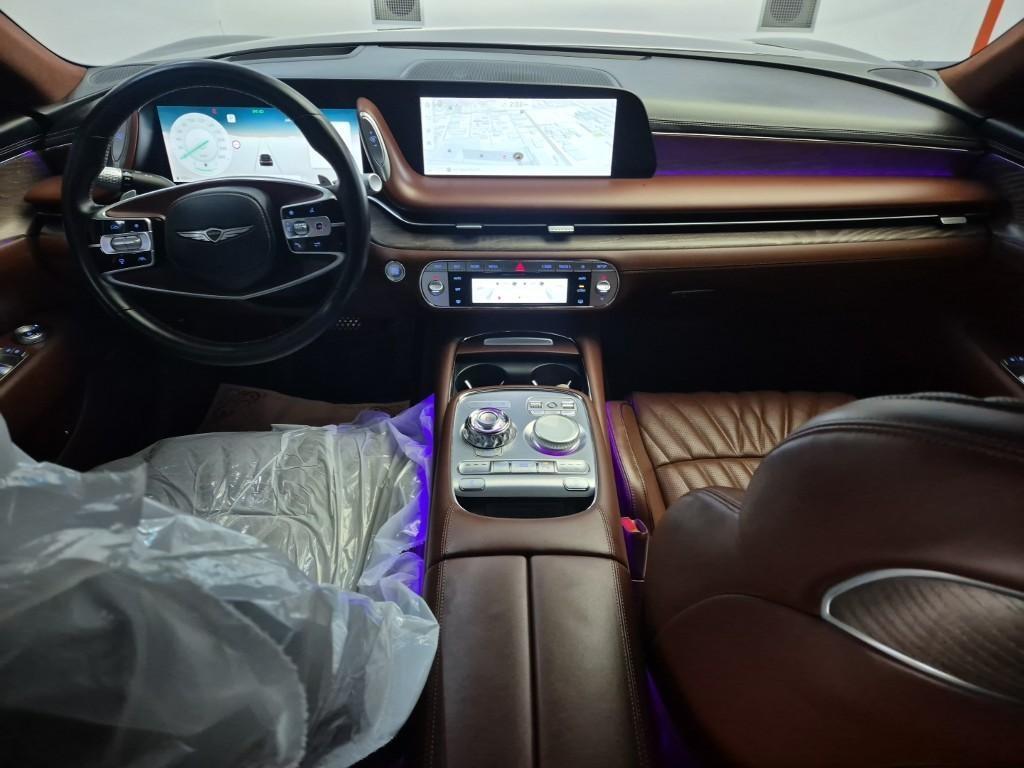 Genesis G90 - Vista 7