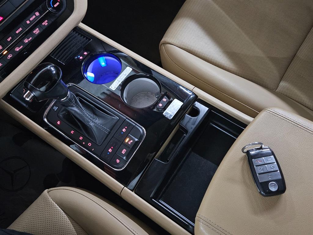 KIA Carnival - Vista 11